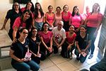 Discentes do Uniesi vão à Mirage e fazem campanha do Outubro Rosa
