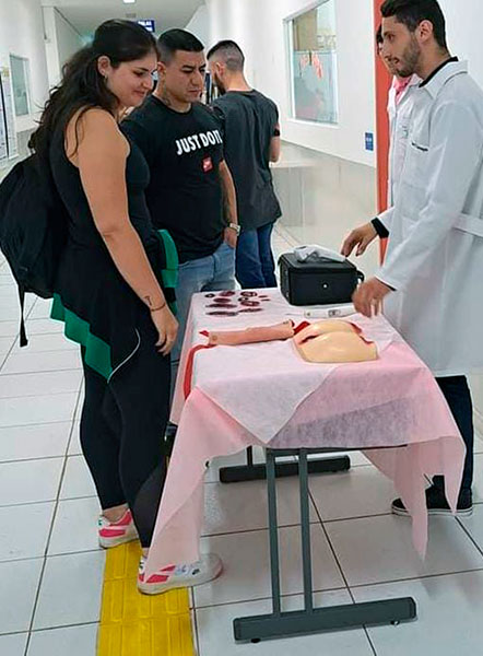 Egresso do UNIESI Apresenta Inovações na Área da Enfermagem e Laserterapia